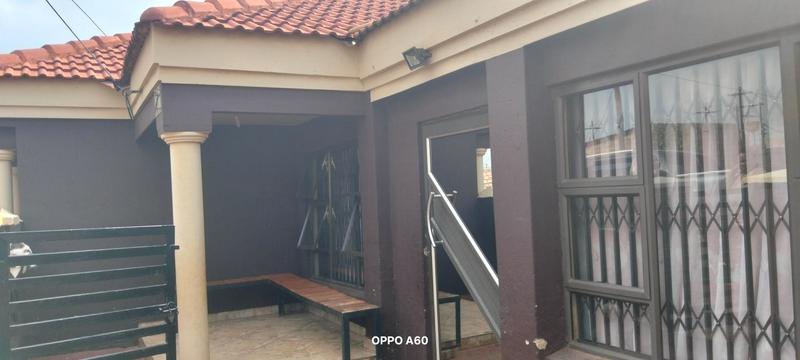 3 Bedroom Property for Sale in Zonkezizwe Gauteng