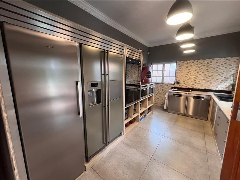 6 Bedroom Property for Sale in Amandasig Gauteng