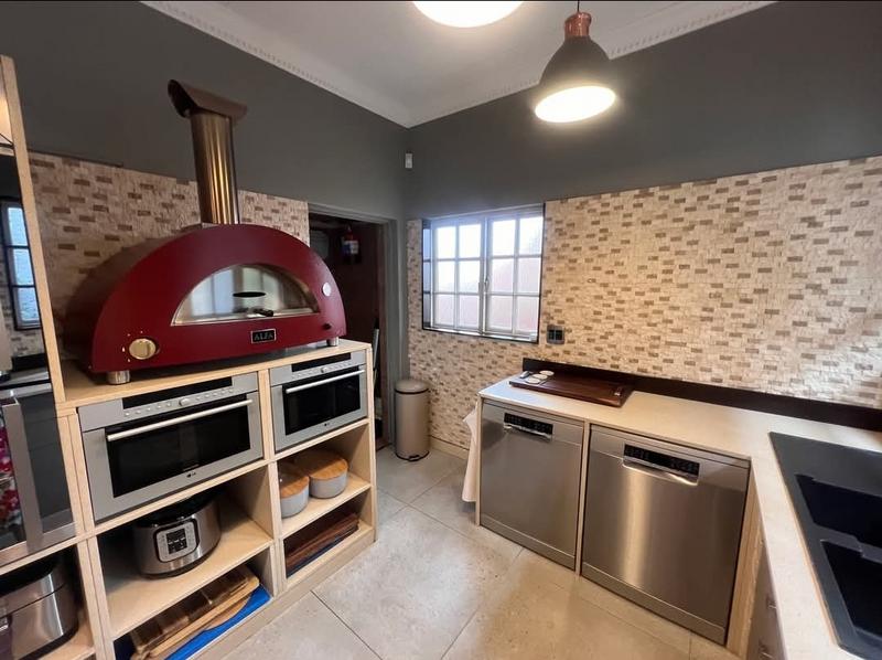 6 Bedroom Property for Sale in Amandasig Gauteng