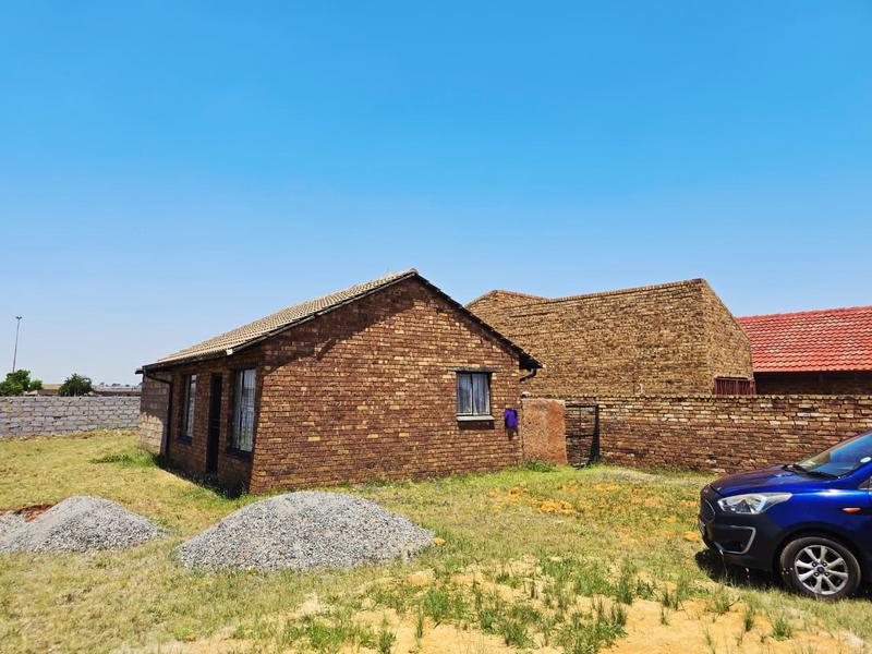 2 Bedroom Property for Sale in Tsakane Gauteng