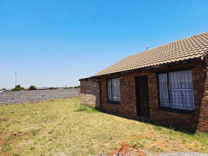 2 Bedroom Property for Sale in Tsakane Gauteng