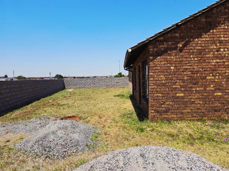 2 Bedroom Property for Sale in Tsakane Gauteng