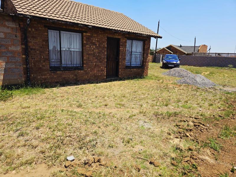 2 Bedroom Property for Sale in Tsakane Gauteng