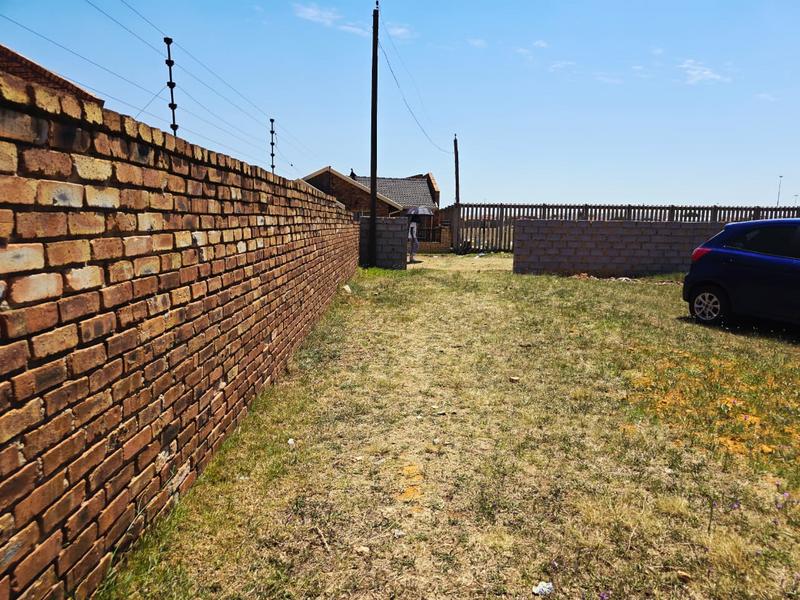2 Bedroom Property for Sale in Tsakane Gauteng