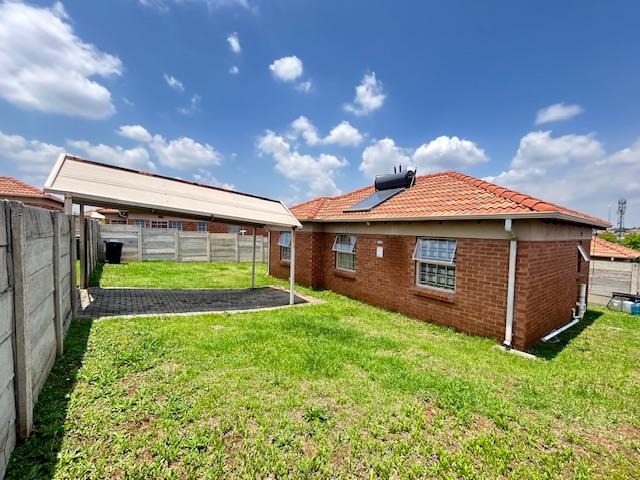 3 Bedroom Property for Sale in Thatch Hill Estate Gauteng