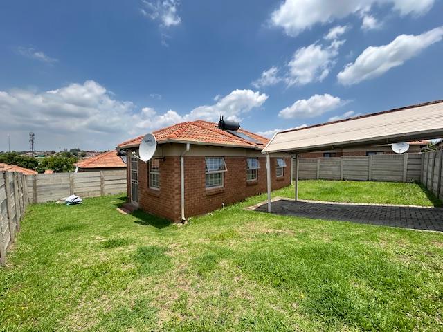 3 Bedroom Property for Sale in Thatch Hill Estate Gauteng