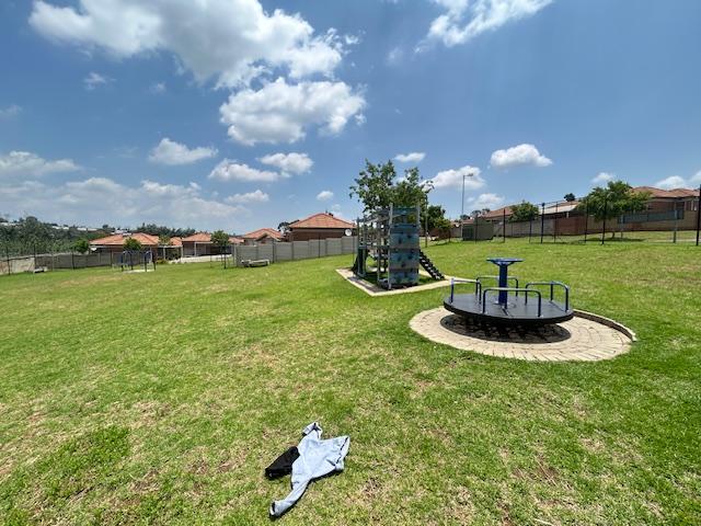 3 Bedroom Property for Sale in Thatch Hill Estate Gauteng