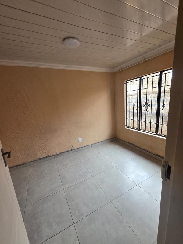 To Let 1 Bedroom Property for Rent in Protea Glen Gauteng