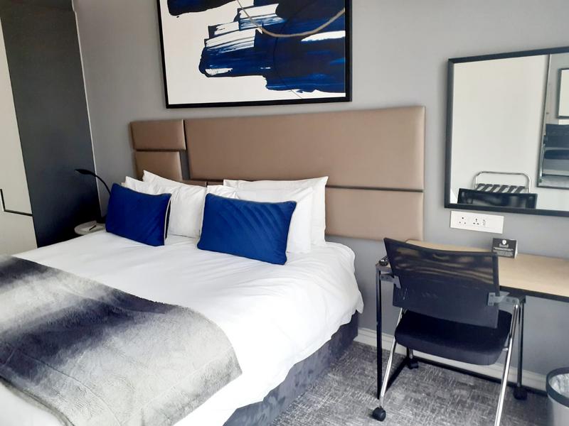 To Let 2 Bedroom Property for Rent in Sandton Central Gauteng