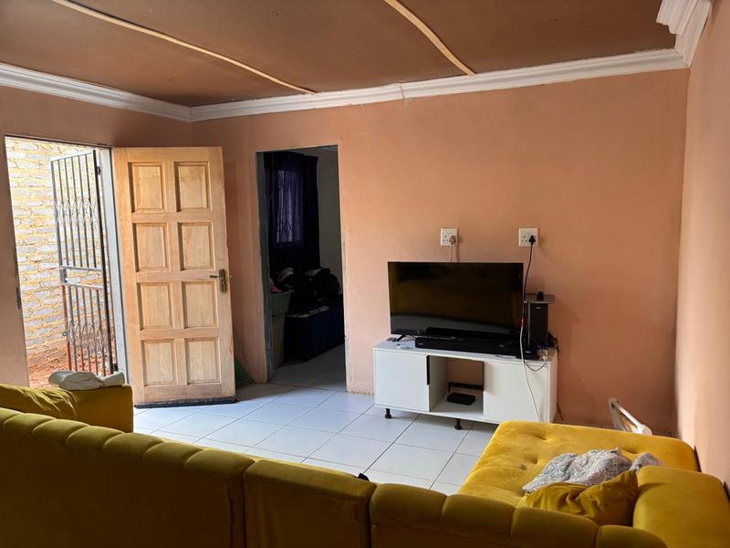 5 Bedroom Property for Sale in Lehae Gauteng