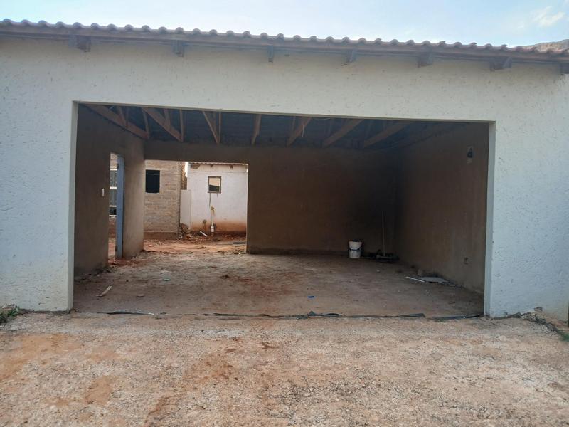 5 Bedroom Property for Sale in Lehae Gauteng