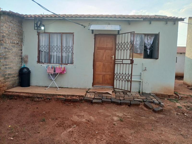 5 Bedroom Property for Sale in Lehae Gauteng