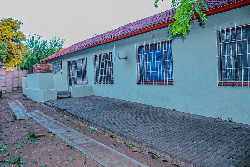 5 Bedroom Property for Sale in Birch Acres Gauteng