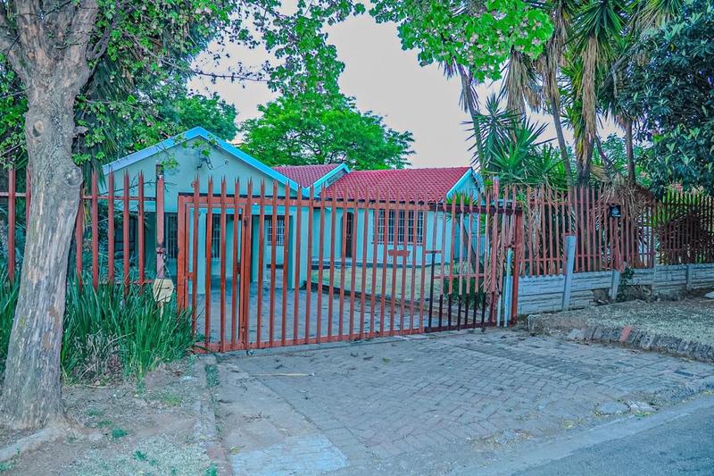 5 Bedroom Property for Sale in Birch Acres Gauteng