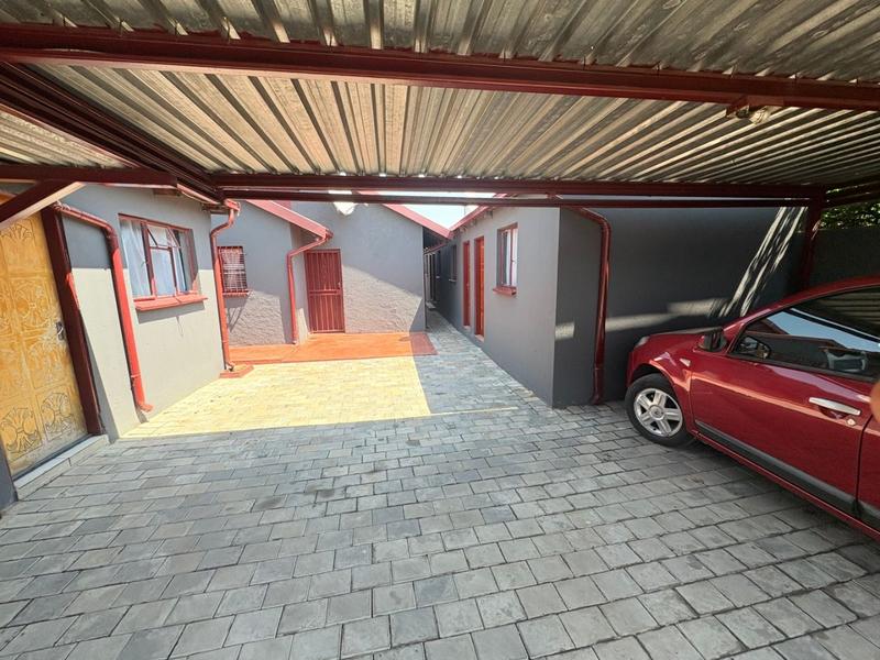 9 Bedroom Property for Sale in Birch Acres Gauteng