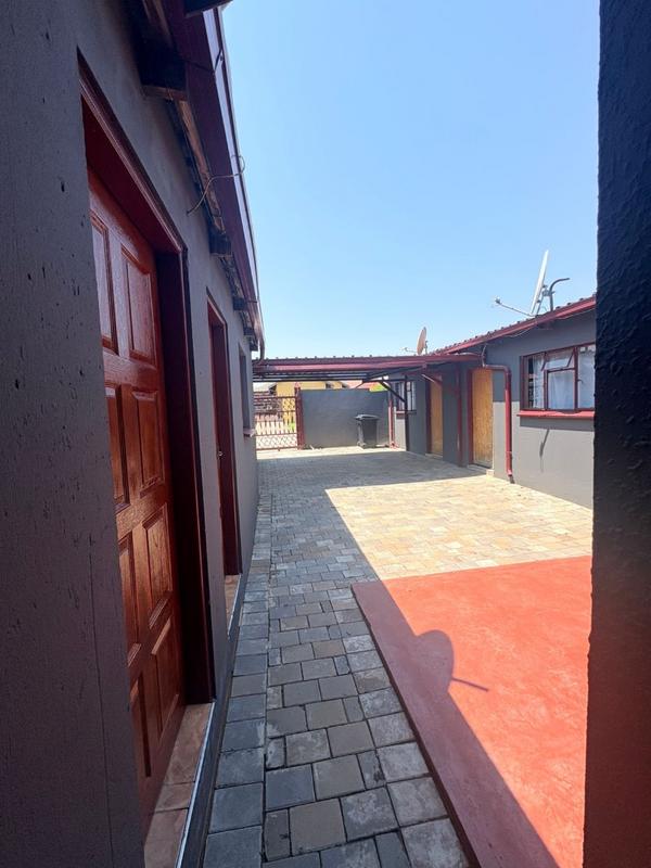 9 Bedroom Property for Sale in Birch Acres Gauteng