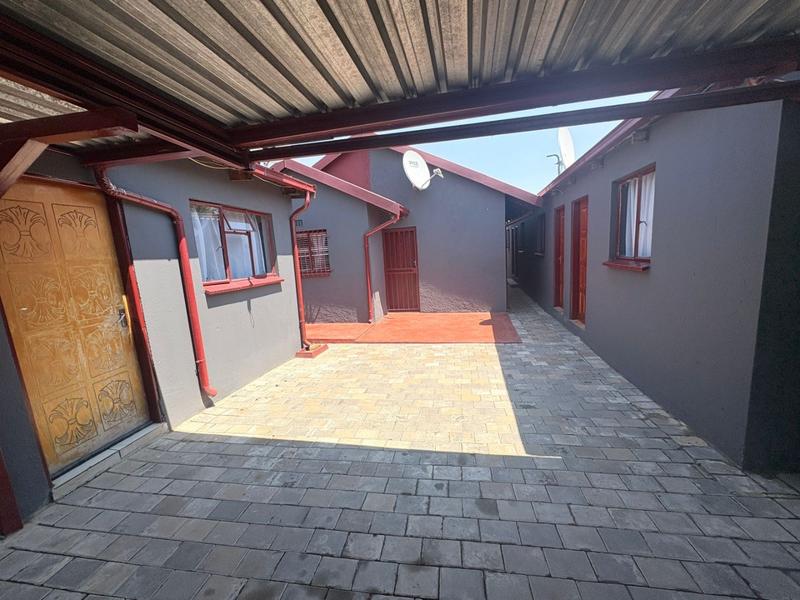 9 Bedroom Property for Sale in Birch Acres Gauteng