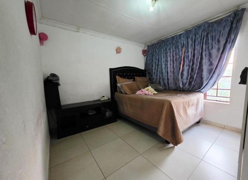 2 Bedroom Property for Sale in Chloorkop Gauteng