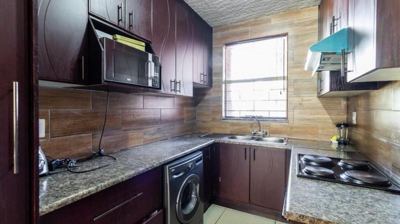 2 Bedroom Property for Sale in Edleen Gauteng