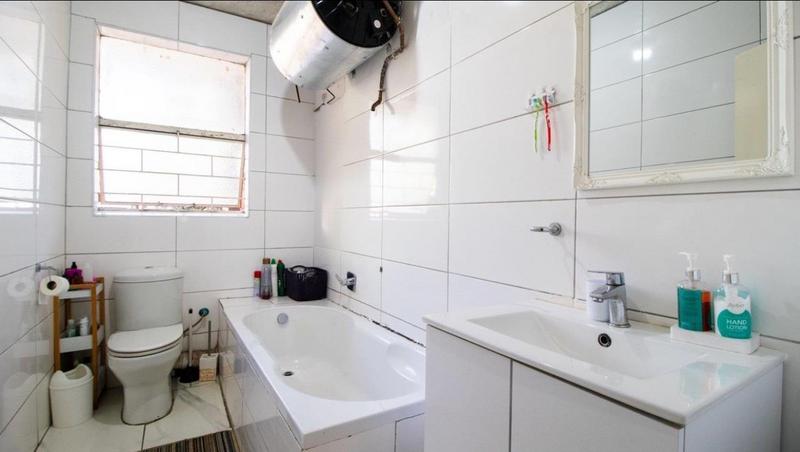 2 Bedroom Property for Sale in Edleen Gauteng