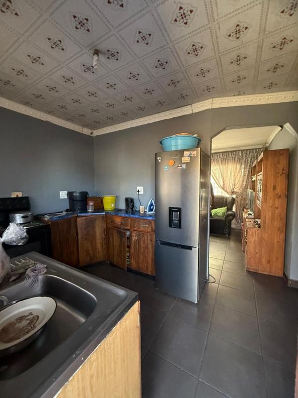 6 Bedroom Property for Sale in Tembisa Central Gauteng