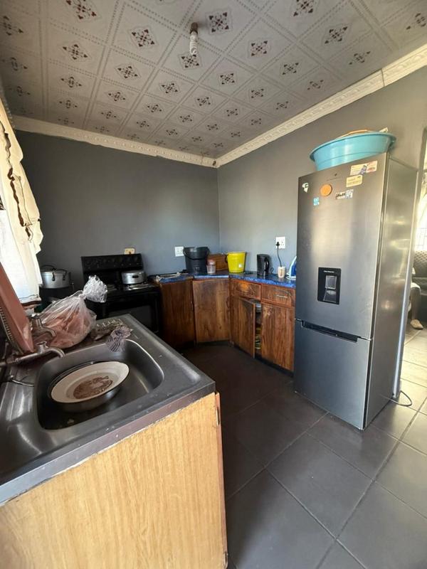 6 Bedroom Property for Sale in Tembisa Central Gauteng