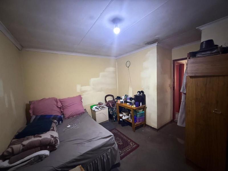 6 Bedroom Property for Sale in Tembisa Central Gauteng