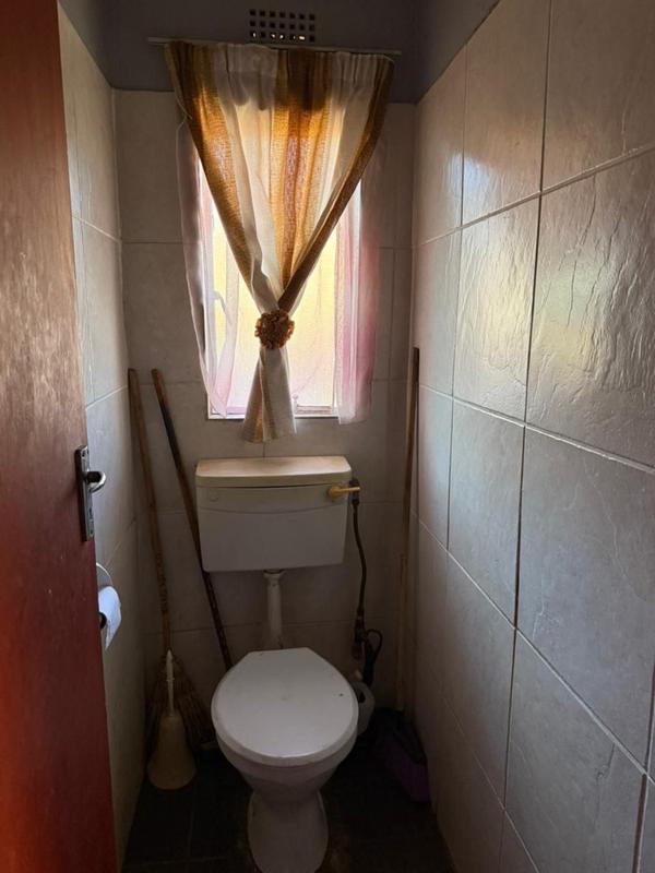 6 Bedroom Property for Sale in Tembisa Central Gauteng