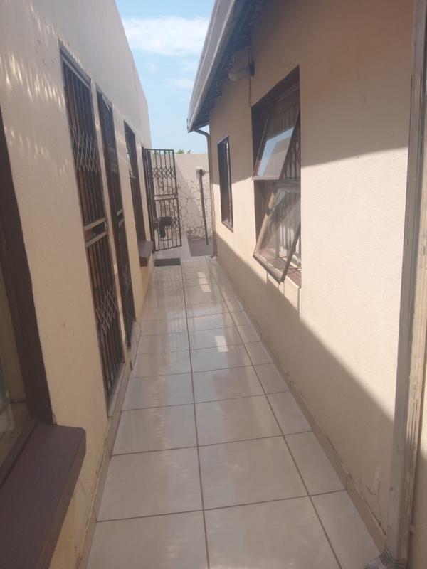 7 Bedroom Property for Sale in Tembisa Central Gauteng