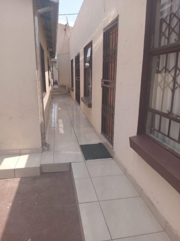 7 Bedroom Property for Sale in Tembisa Central Gauteng