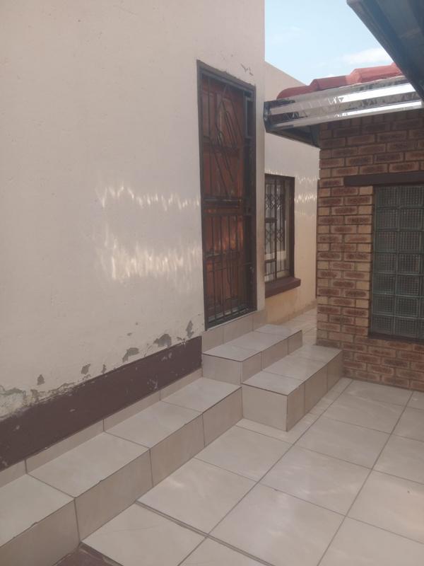 7 Bedroom Property for Sale in Tembisa Central Gauteng