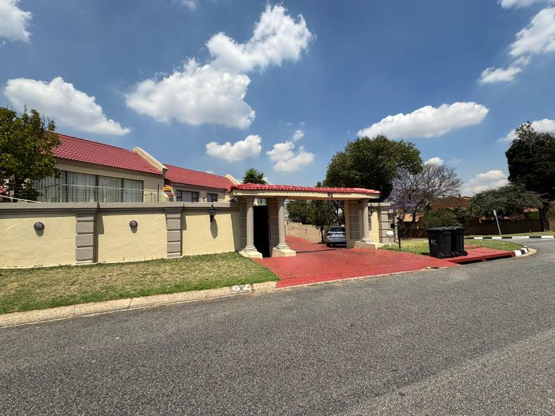4 Bedroom Property for Sale in Albertsdal Gauteng
