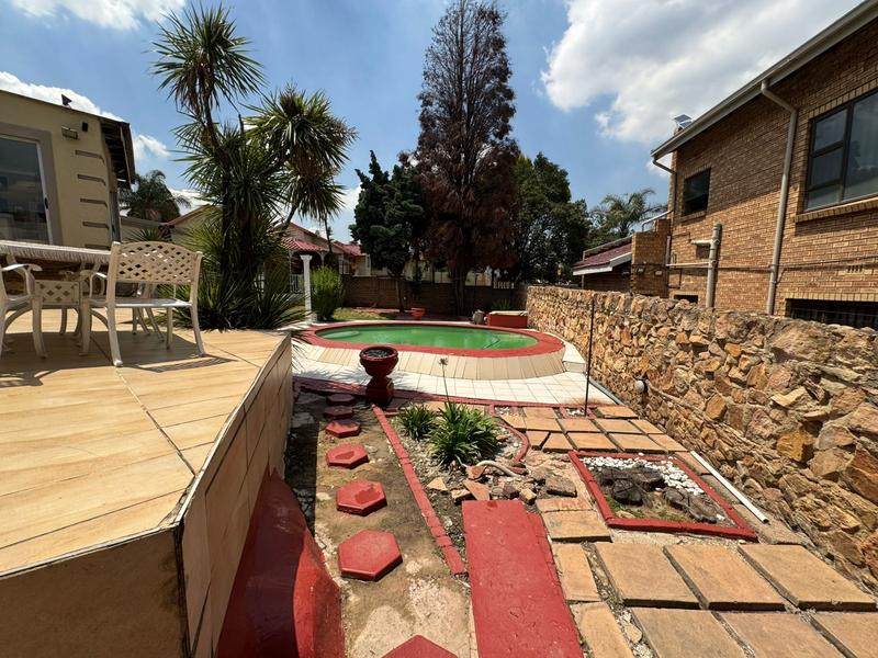 4 Bedroom Property for Sale in Albertsdal Gauteng
