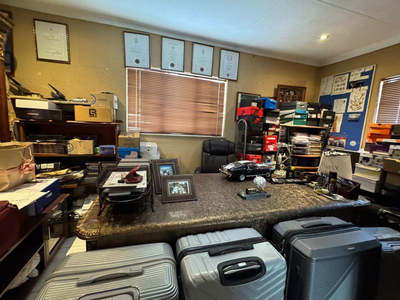 4 Bedroom Property for Sale in Albertsdal Gauteng