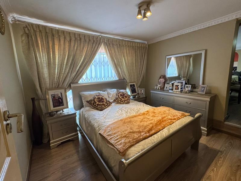 4 Bedroom Property for Sale in Albertsdal Gauteng