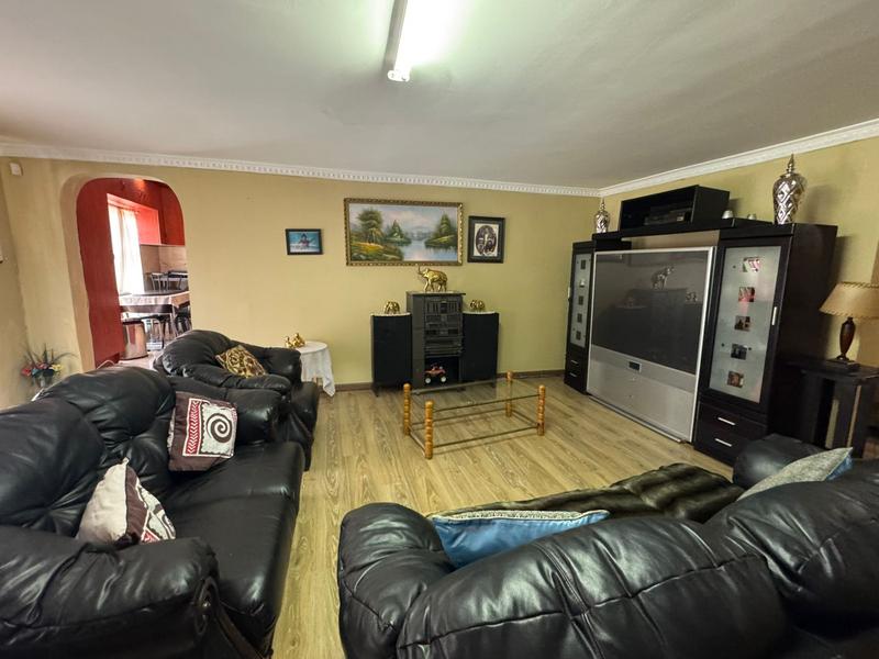 4 Bedroom Property for Sale in Albertsdal Gauteng