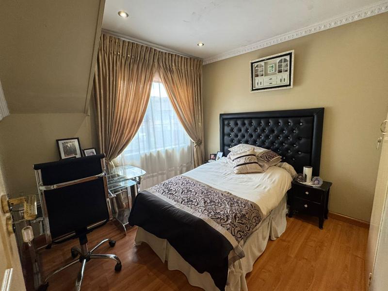 4 Bedroom Property for Sale in Albertsdal Gauteng