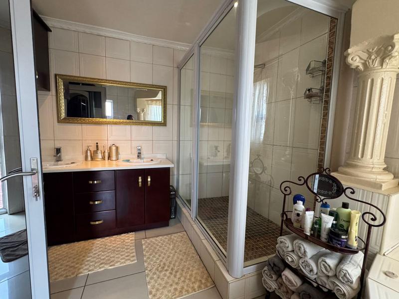 4 Bedroom Property for Sale in Albertsdal Gauteng