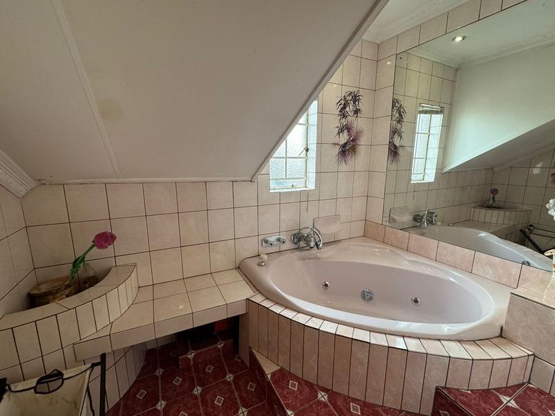 4 Bedroom Property for Sale in Albertsdal Gauteng