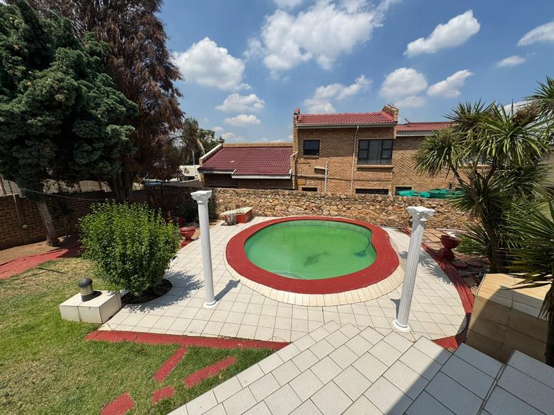 4 Bedroom Property for Sale in Albertsdal Gauteng