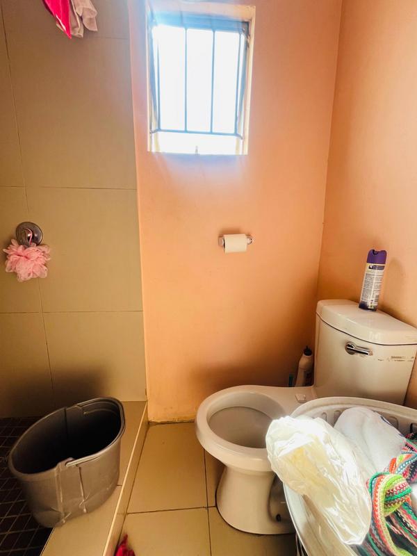 8 Bedroom Property for Sale in Clayville Gauteng