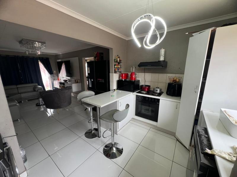 3 Bedroom Property for Sale in Noordwyk Gauteng