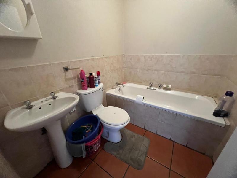 3 Bedroom Property for Sale in Noordwyk Gauteng