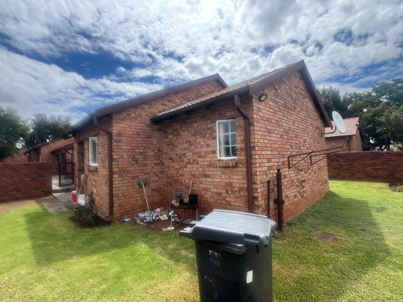 3 Bedroom Property for Sale in Noordwyk Gauteng
