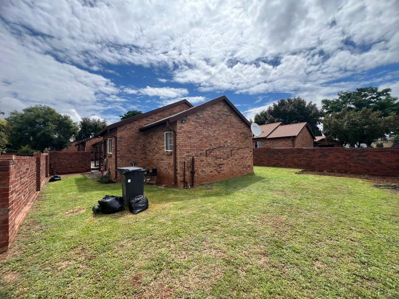 3 Bedroom Property for Sale in Noordwyk Gauteng