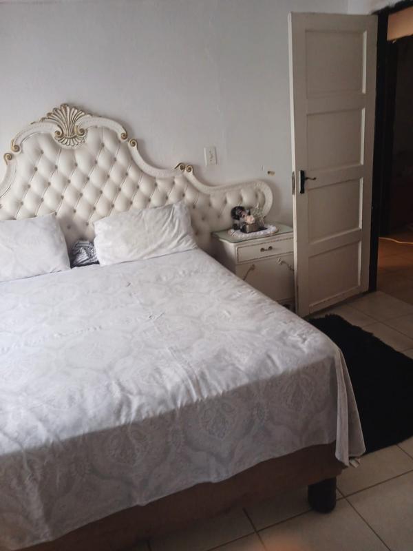 6 Bedroom Property for Sale in Orange Farm Gauteng