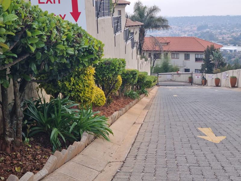 3 Bedroom Property for Sale in Constantia Kloof Gauteng