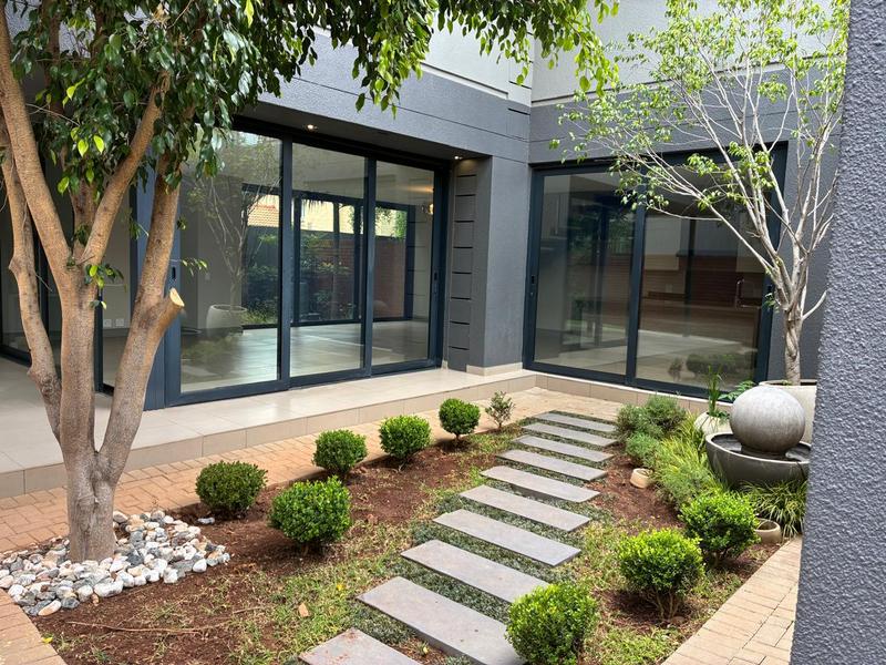 To Let 4 Bedroom Property for Rent in Waterkloof Ridge Gauteng