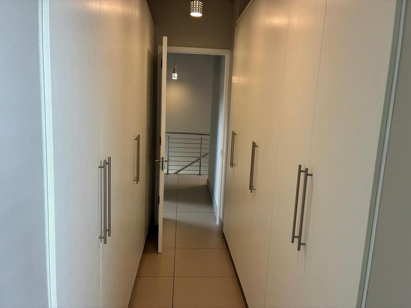 To Let 4 Bedroom Property for Rent in Waterkloof Ridge Gauteng