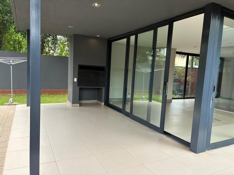 To Let 4 Bedroom Property for Rent in Waterkloof Ridge Gauteng